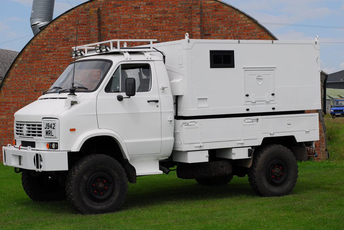 Hangar_53's tweet photo. We enjoyed last years build so much, that this year, we built another!
https://t.co/K8rPLwb5uq
#RB44 #reynolds #boughton #overland #camper https://t.co/kCOcfFEyoO