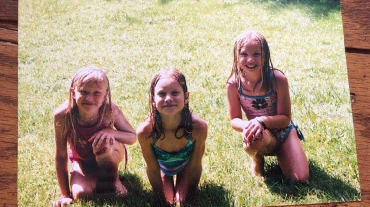 HolleeKolenda's tweet photo. Wore chokers even back in the dayππ
#trinitysquad https://t.co/M5IKinZvTW