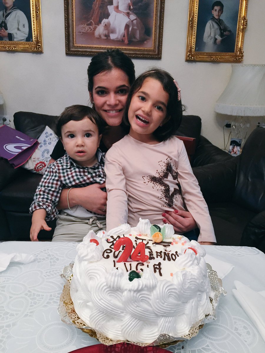Marcos_Amat's tweet photo. Feliz Cumpleaños Hermana!!!
#osquiero #familia #jerez https://t.co/hUZLluPPD2