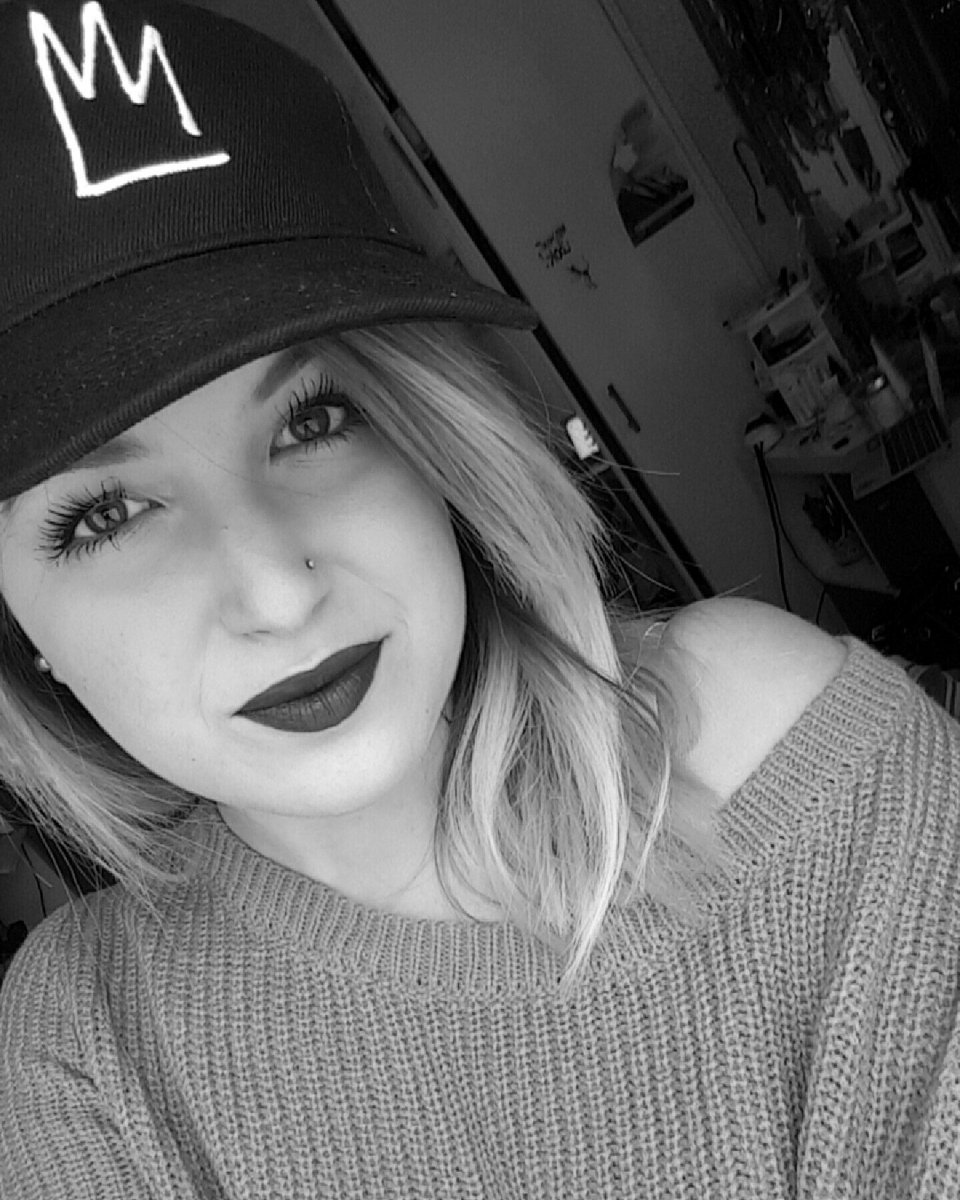 MariineFourtier's tweet photo. @ReyesClothes #reyes je tente le concours :) https://t.co/x6dcFOpevO