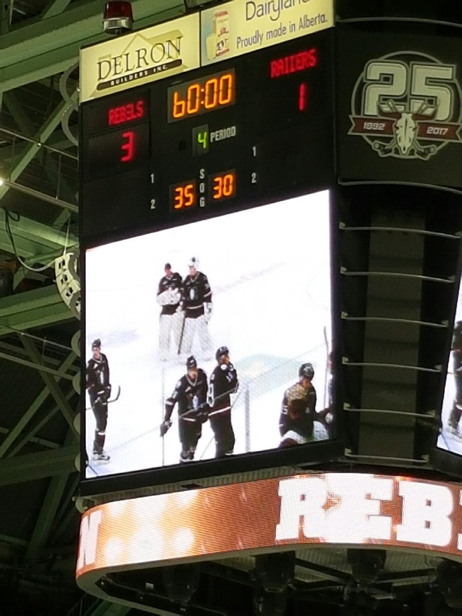 _fbagroup's tweet photo. A greAt weekend of @Rebelshockey! Impressive goaltending, lots of action, plus @UnitedWay_CA #sockeynight   #Rebels25 #YQF #Hockey https://t.co/JC2o8s4ekP