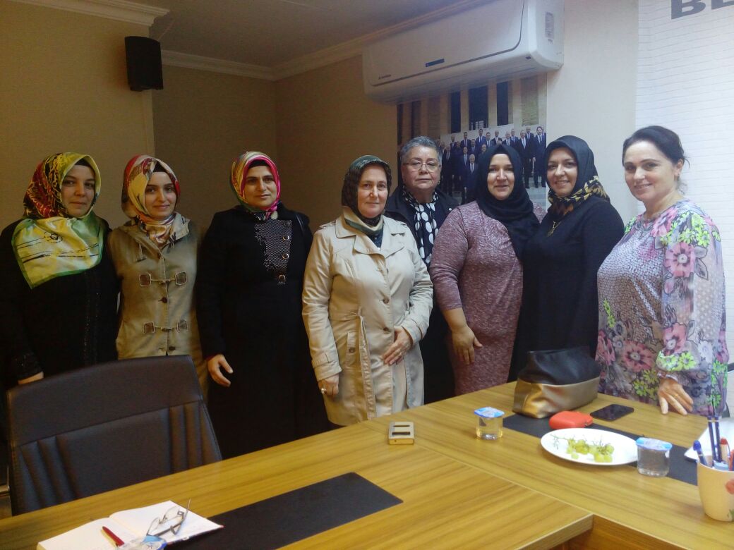 akkadinbeykoz's tweet photo. Başk. @gaye_zayf ve teşkilat Bşk. @muslimealbayrak ile Soğuksu ve Çiğdem Mah. Toplantımız @SeymaDgc @neslihan_coskn https://t.co/20SQa9FgRK