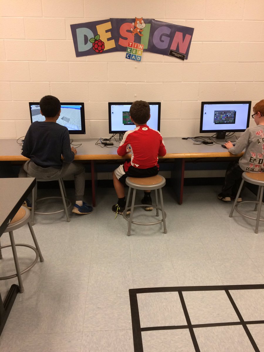FESAshley's tweet photo. STEAM lab #florispride https://t.co/t9NAoYwh0A