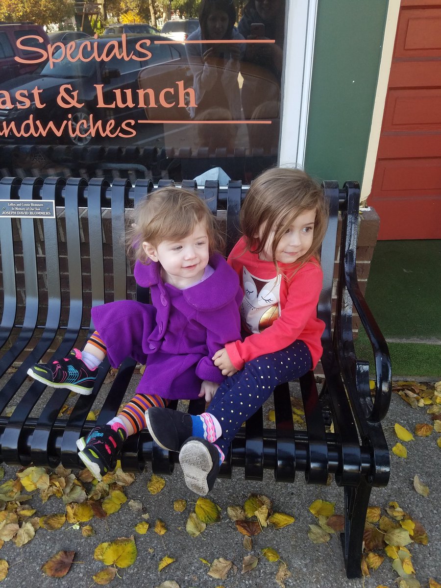 reeneesalz's tweet image. Before &amp;amp; after of cropping/straightening from lesson 2! @shawacademy @ShawPhotoPhil #shawacademy #cropping #photoshop #lesson2