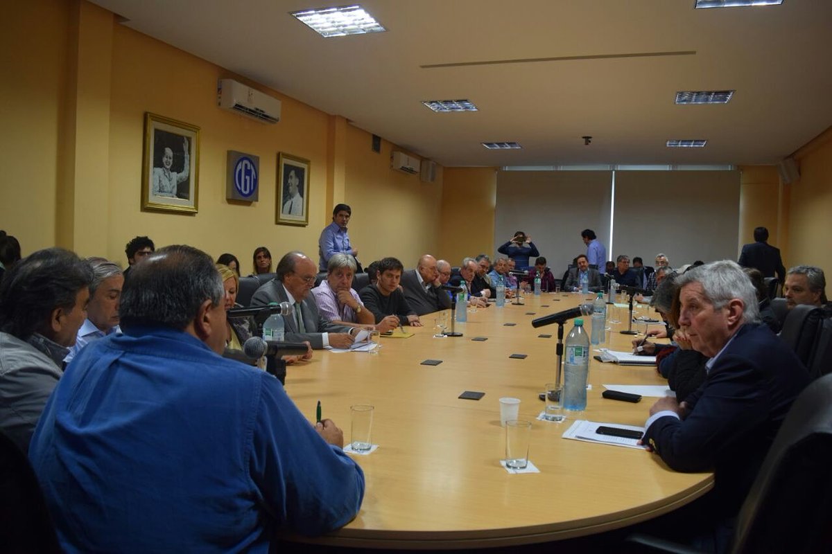 Kicillofok's tweet photo. Nos reunimos con organizaciones sindicales industriales en la CGT para escuchar sus preocupaciones por la industria nacional y el empleo. https://t.co/faoMLhjhkD