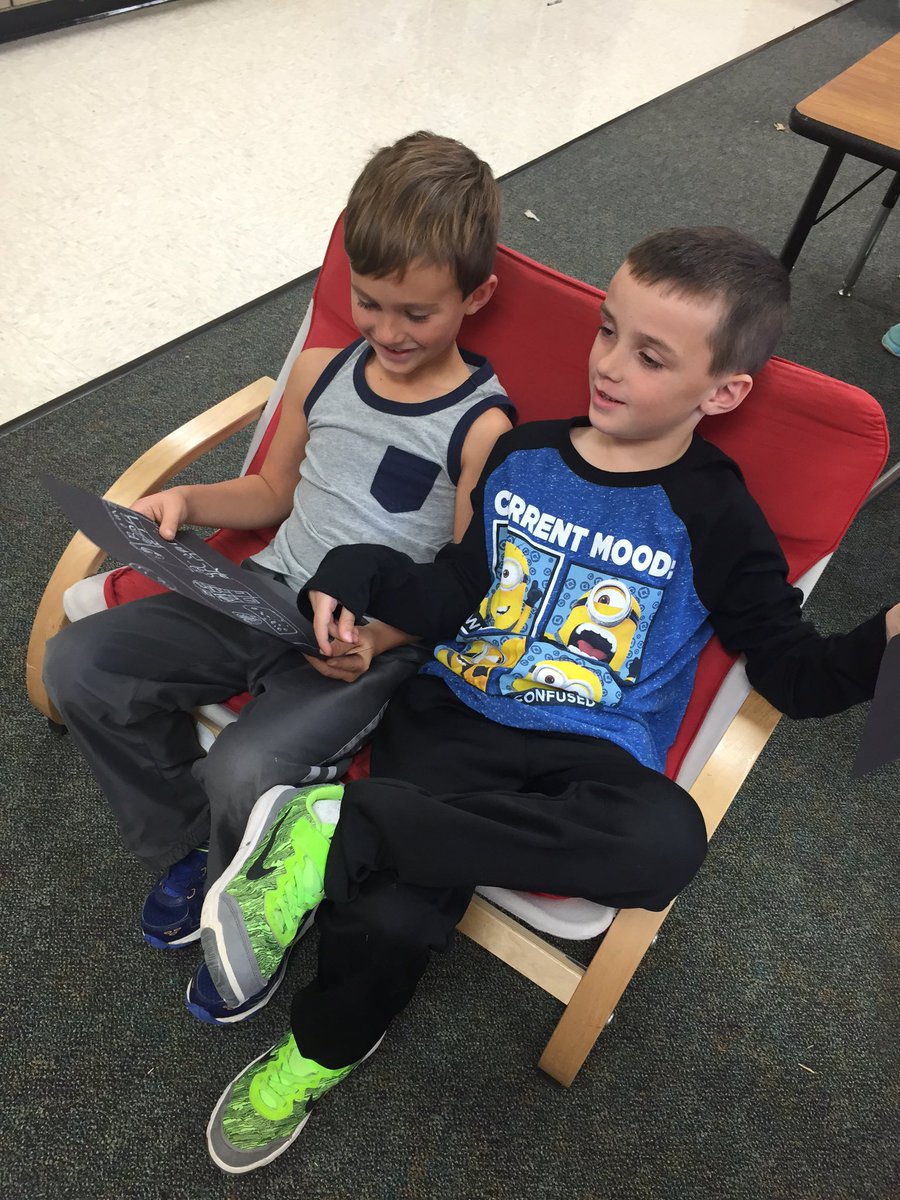 TinaCanadeo's tweet photo. Collaborating about our White House designs!!! #wdpww #freedomtoinspire https://t.co/E1BowkwxkW