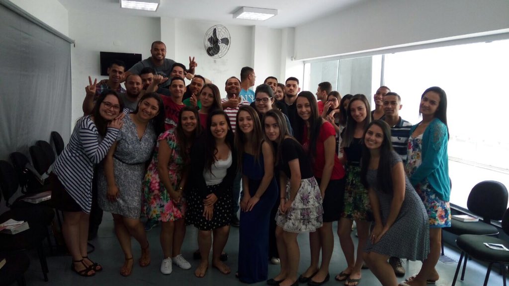 Todos os domingos pela manhã, escola dominical para os jovens. Início às 10:30hs! Você é nosso convidado! 🙏🏻