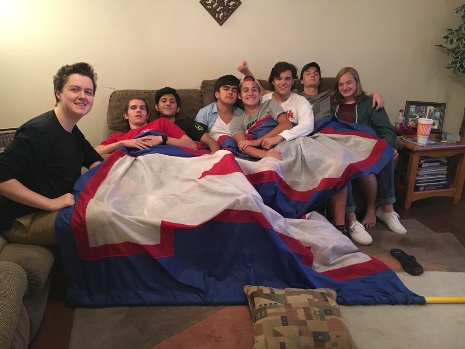 chhspepboys's tweet photo. These GHS flags are pretty 🔥🔥🔥 blankets💯💯💯😈😈🔋🆙 https://t.co/Q80j1J3Az7