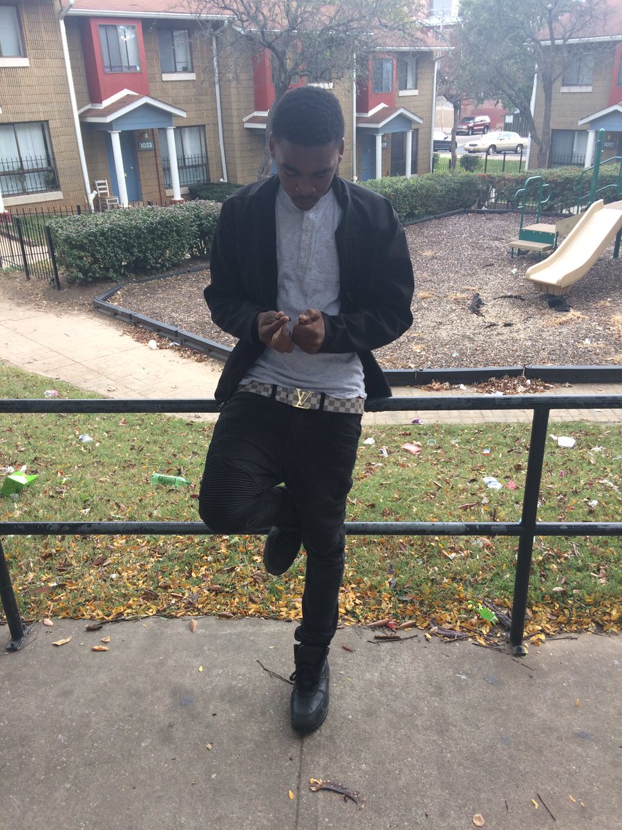 deakyland_quis's tweet photo. Preme that's the G 👬 He the Real big homie 💪🏾💔 May he Rest In Peace 😢💯 https://t.co/hVWKhxc0Gx