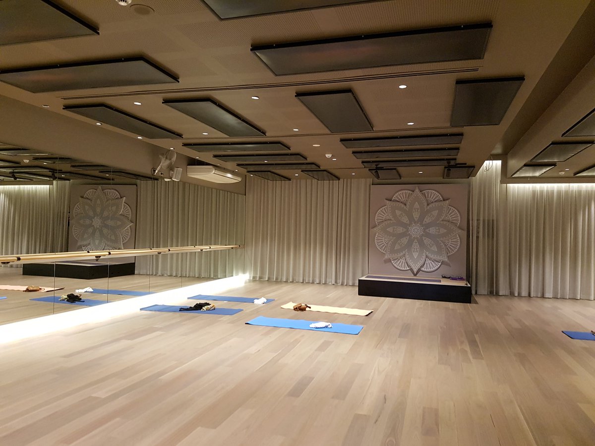 jenniferennion's tweet photo. I go overseas for 2 weeks &amp; come back to this stylish new pilates studio. Nice work @MingaraClub! #fitness https://t.co/OOJwFVUkah