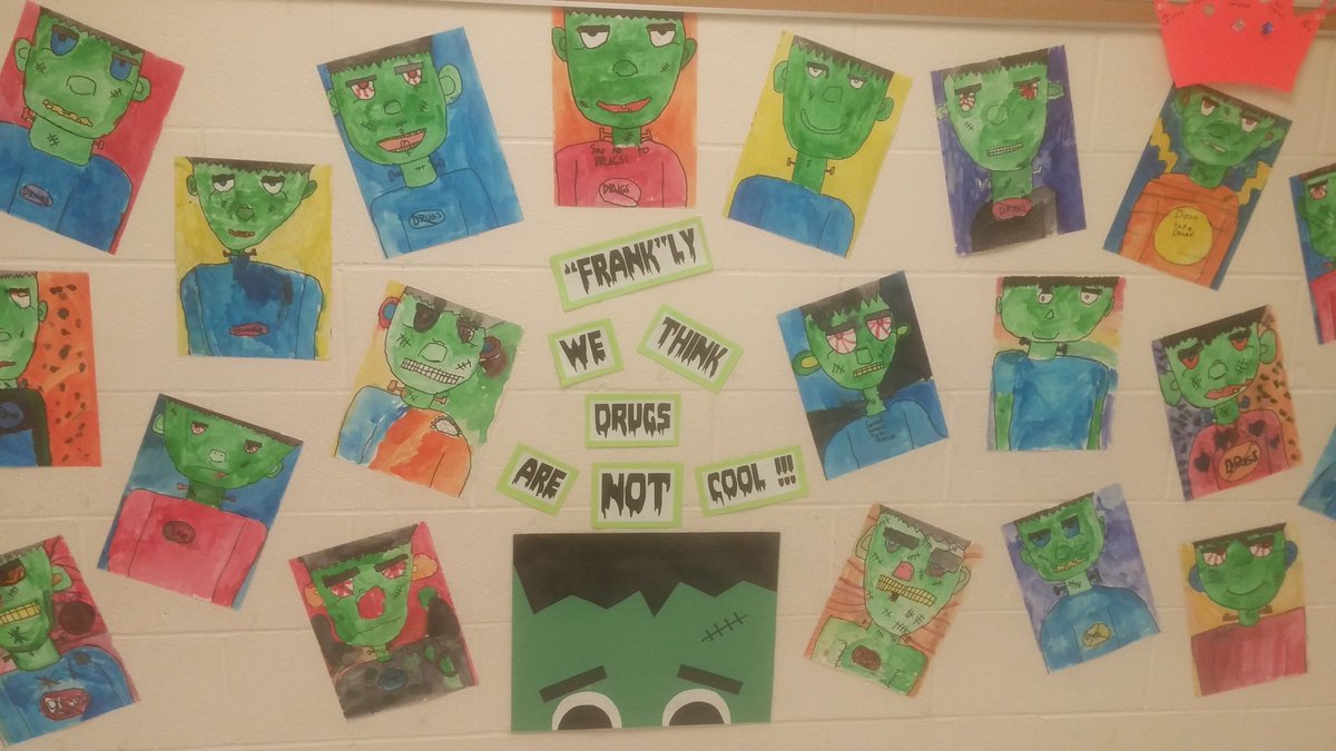 rweihe212's tweet photo. Red Ribbon Week - "Frank-ly," Mr. Weihe's class thinks drugs are NOT cool!!!@FarmerDragons https://t.co/plR5iOqKTn