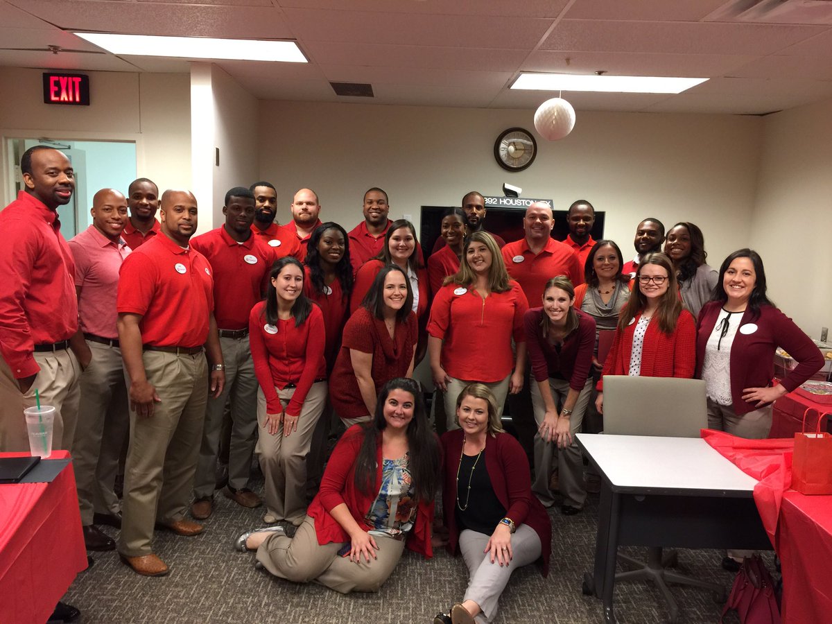 Houston BC Graduation #G392PERKS #WorkSomewhereYou❤️️ <a href="/therealdmck/">Dell McKinney 🔹</a> <a href="/Djoumbarry/">Djouma Barry</a> @RonT1921 <a href="/LReynolds711/">Lindsey Reynolds</a> @Jonathan_SYoung <a href="/NNacewicz/">Nicole Nacewicz</a>