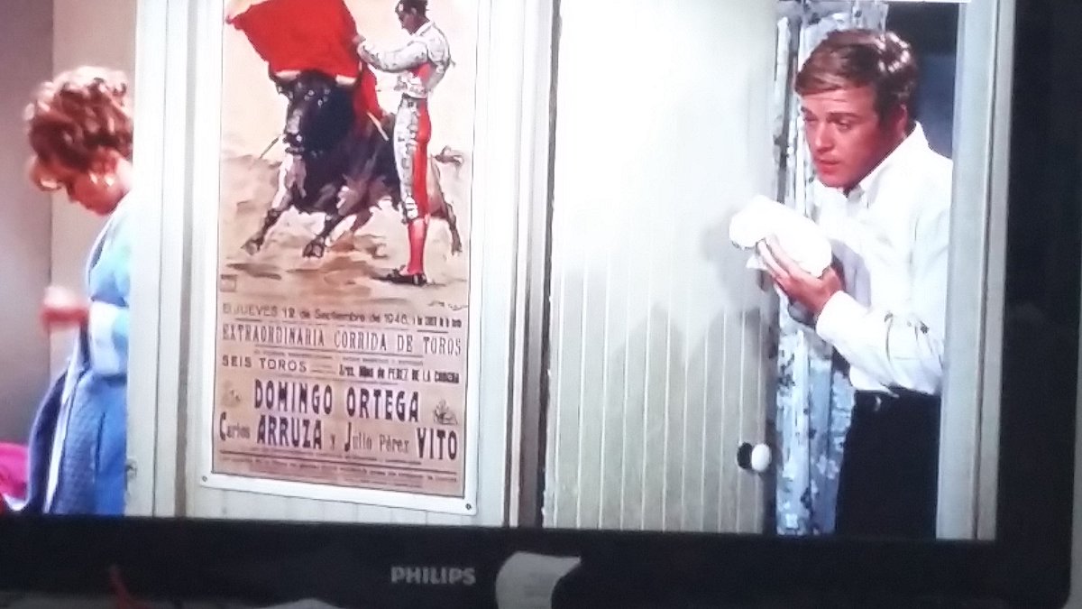 Un cartel de toros en el apartamento de Robert Redford y Jane Fonda ("Descalzos en el parque"). Domingo Ortega, Arruza y Julio Pérez "Vito".