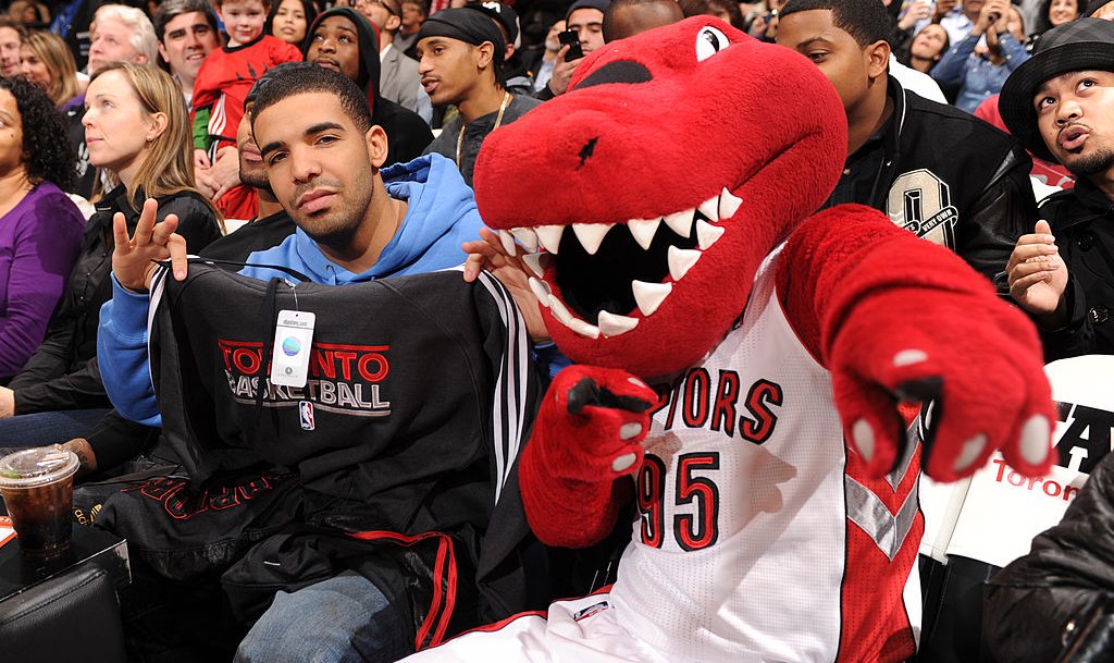 ESPNNBA's tweet photo. Happy 30th Birthday @Drake!

We had to count it, then count it again to make sure the date was right. https://t.co/pA45hnTMvt