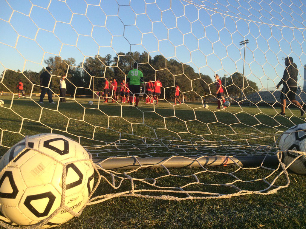 NewsArgusPhoto's tweet photo. Shooting Southern Wayne at Eastern Wayne boys soccer tonight. And what a beautiful night it is. https://t.co/A8epPSwEvO