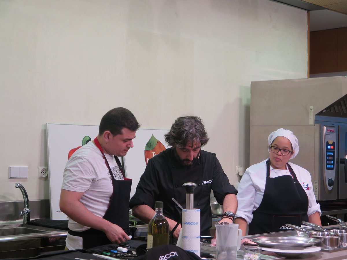 Llenazo en la jornada de Alta Cocina con Diego Guerrero.