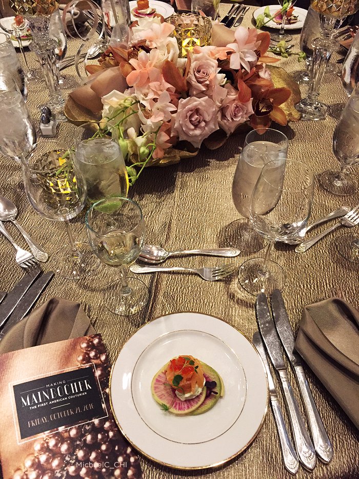 THE OTHER STAR Friday nite was 5-course meal! Soft florals w gold luxe linens set tone for elegant gala @ChicagoMuseum #MakingMainbocher