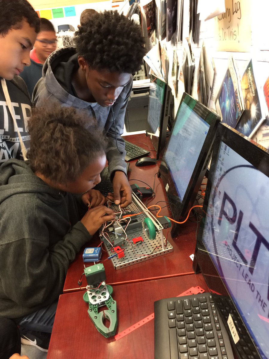 adeseriere's tweet photo. Project Lead the Way Testbed and programming  @PLTW @STEM @NSTA https://t.co/Ko22jpeibN