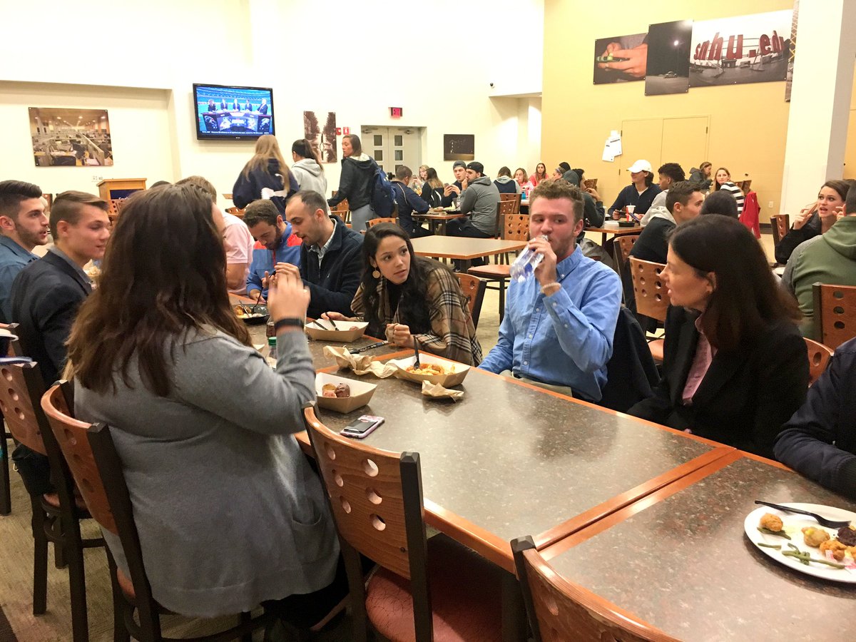 KellyAyotte's tweet photo. Thanks for a fun dinner @SNHU students! #studentsforkelly #nhpolitics https://t.co/FcYn9p4OdN