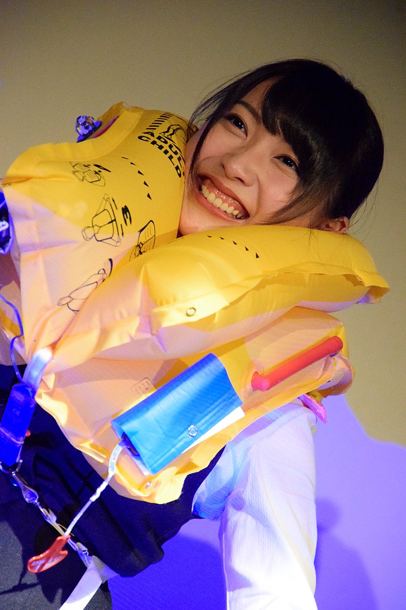 torikawaouji_4's tweet photo. 2016/10/23
よしもとクリエイティブ・エージェンシープレゼンツAAA
(AIRLINE AIRPORT AIRTALK) byチャーリィ古庄,パラダイス山元 東名阪ツアー
救命胴着と児島真理奈さん(まりちゃん)
#ミライスカート #ミラスカ #AAACP https://t.co/gohEAMqFiH