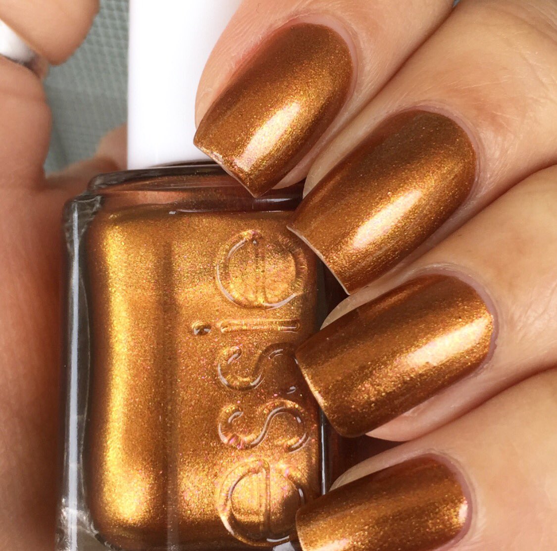essie's tweet photo. Tune into 👻 essielovesnaps to see @banicured_ -- you won't want to miss this 😉 https://t.co/wuSj0VcAGo