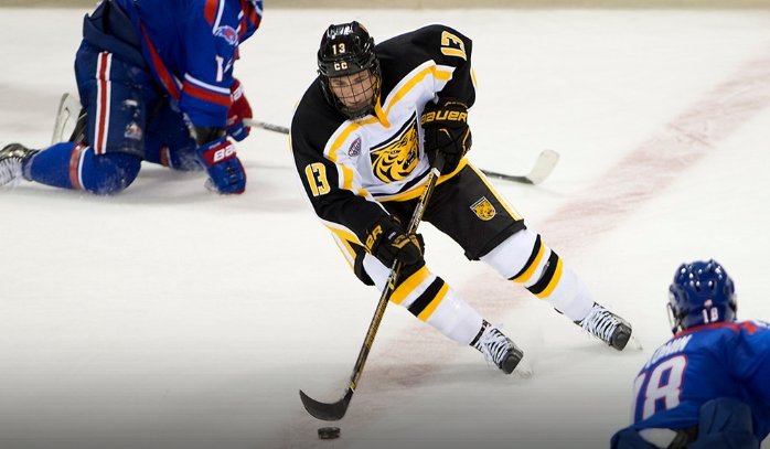 Congrats to <a href="/CC_Hockey1/">Colo. College Hockey</a> freshman forward <a href="/halloran4pucks/">Nick Halloran</a> (Draper, Utah) on being named <a href="/TheNCHC/">The NCHC</a> Rookie of the Week! corubberhockey.com/utah-native-ra…