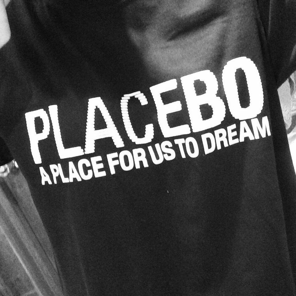 nyanrog's tweet photo. #placebo2016 💕 https://t.co/soyxaHFIyE