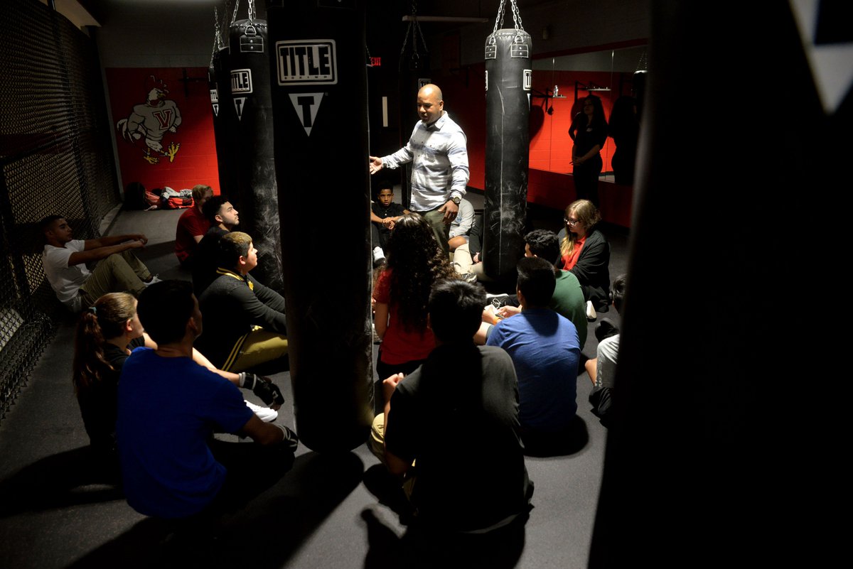 DJSeanMFitz's tweet photo. .@thedailyjournal GALLERY: Pro #boxer shares testimonial at Vineland High's #kickboxing club  https://t.co/NoYp30ERGO #boxing https://t.co/CQkOTeK2nr