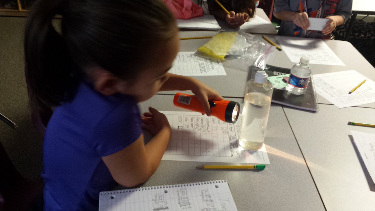renfro_kim's tweet photo. Studying light! Opaque? Transparent? Translucent?  = 100% fun #rrepride #2ndgrade rocks https://t.co/ECUc4waP2k