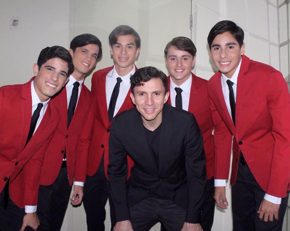 raulcubilla's tweet photo. Con los chicos RETZ @SomosRetz en el concierto de @jesseyjoy gracias @showpropanama por la atención y excelente organización. https://t.co/xURo9rTxlS