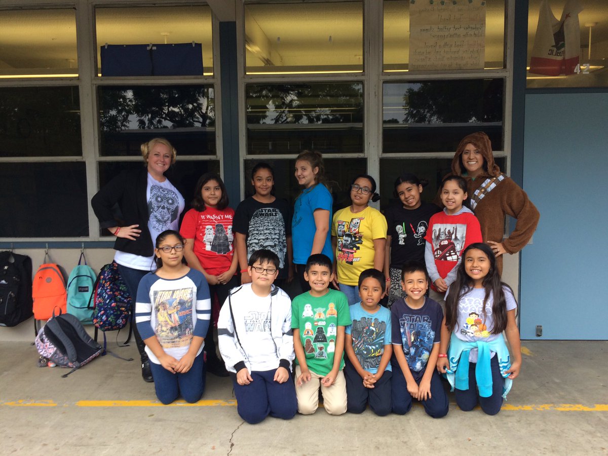 mrschavezteach's tweet photo. My class has the force to be drug free! https://t.co/4nO4CWfbbJ