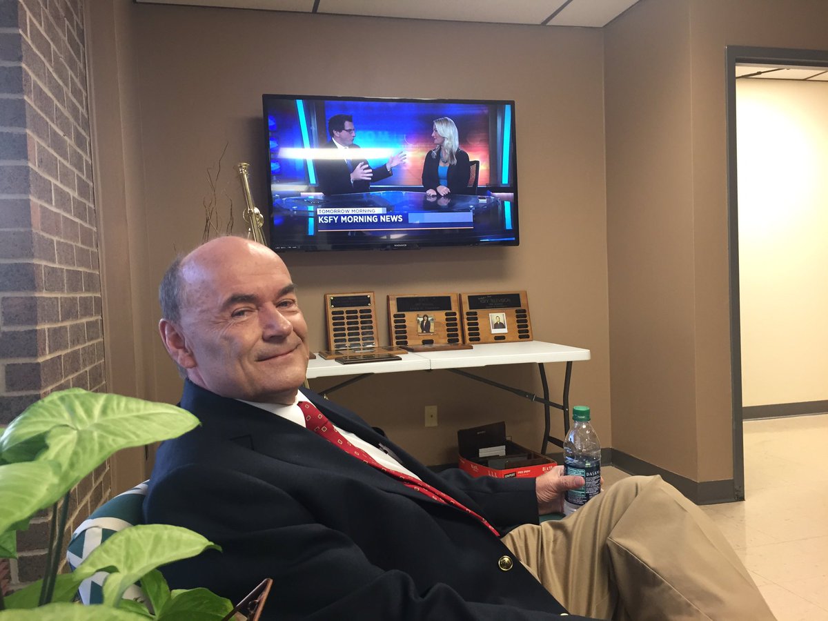 Jay4Senate's tweet photo. 15 minutes until I debate John Thune KSFY live stream and live TV 6:30 CST . I just left the green room! https://t.co/KoEkdHFLMr