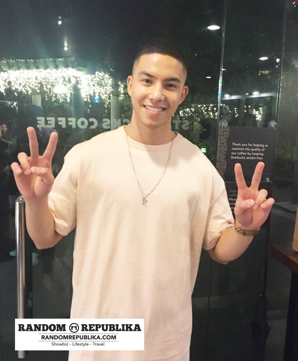 RandomRepublika's tweet photo. Look who I bumped into at ABS-CBN. Thanks to his mom @missangeljones for taking the pic. :) #AnthonyLabrusca #PinoyBoybandSuperstar https://t.co/jZyeVWCuSh