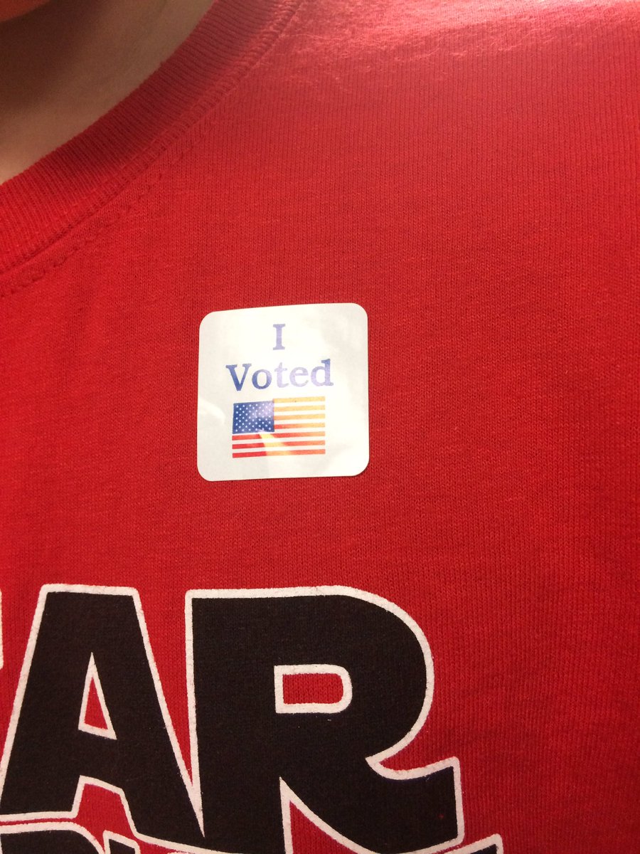 emily_trimble's tweet photo. Mock elections today 🇺🇸🇺🇸✅ the kiddos loved it! #kidsofamerica #UMedTech https://t.co/7E4EAcCUth