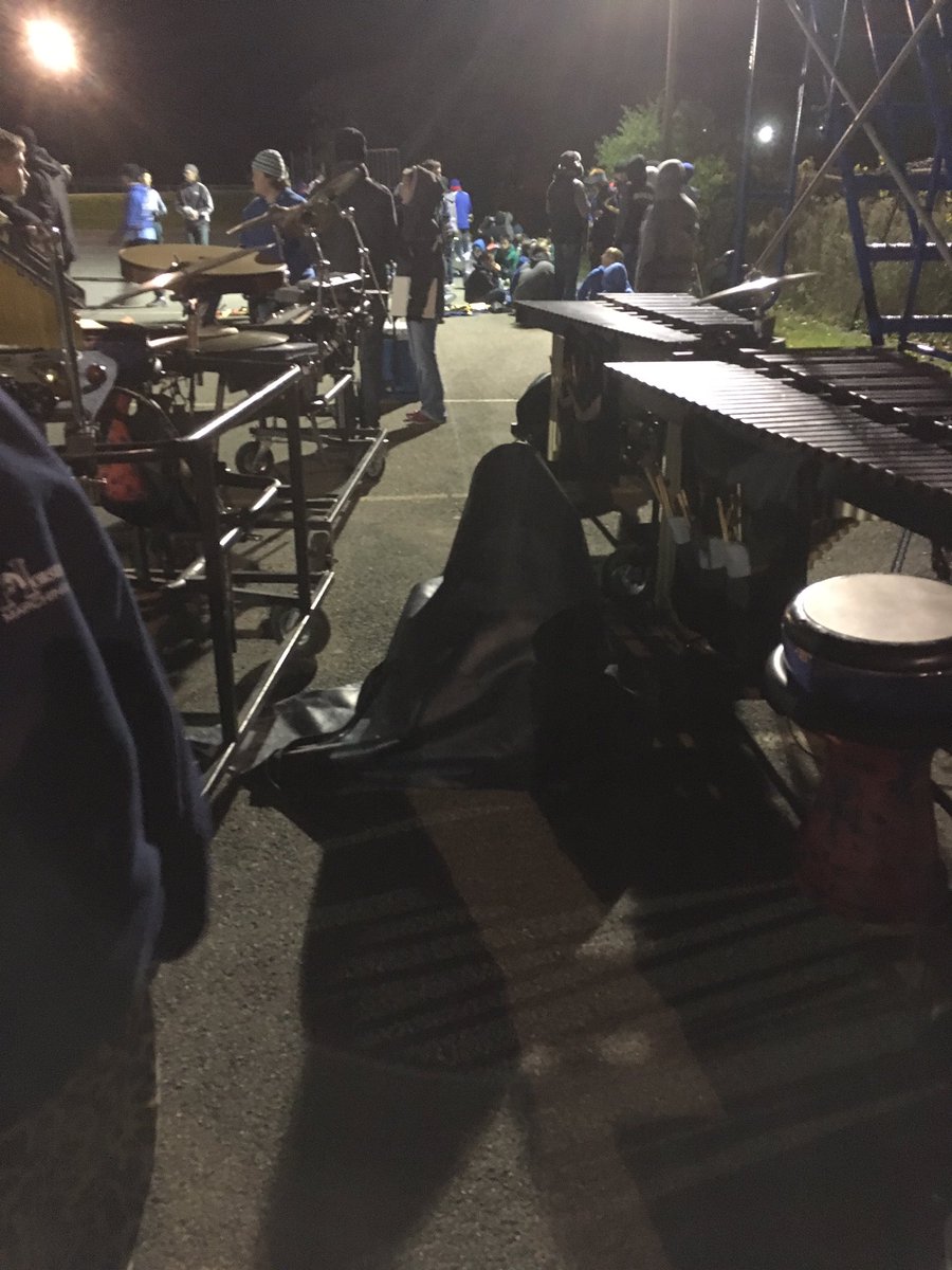 PitPerks's tweet photo. When the drum major wears shorts #pitprobs https://t.co/Vaym0Ficlh