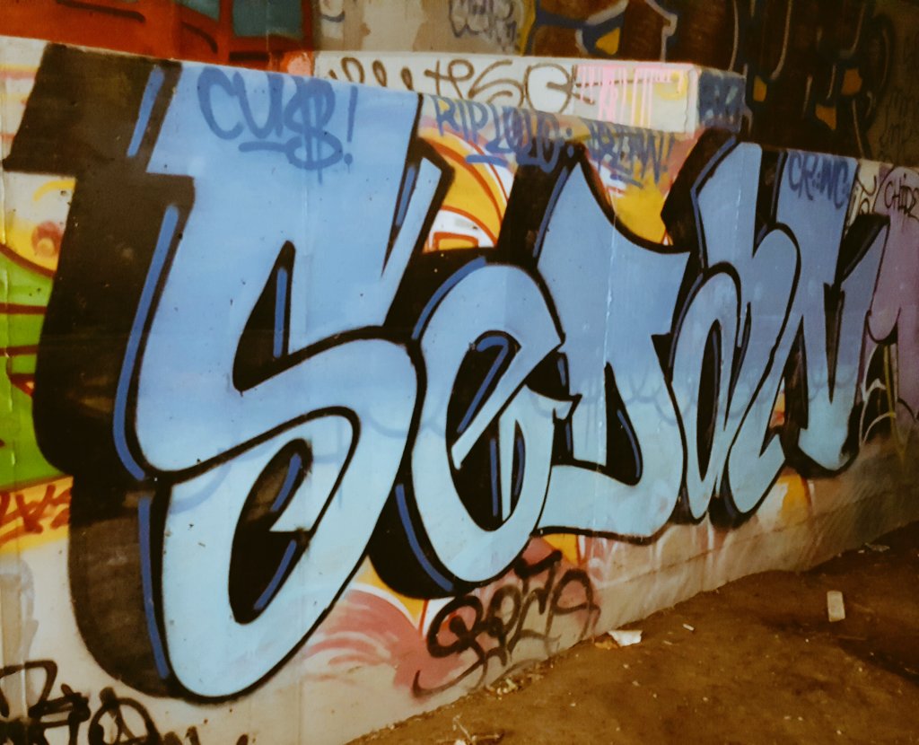 AUG_505's tweet photo. #albuquerque #underground #graffiti #graffitiart #art #paint #tagsandthrows #AlbuquerqueGraffiti #albuquerqueunderground #AUG #AUG505 https://t.co/q0u4EeY11w