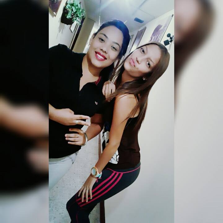 NOHEMYOLIVEROS3's tweet photo. Amiga <3 Paramedico te Quiero #KarlaMorales &amp; #NohemyMolleda https://t.co/QWwKtKTuoX