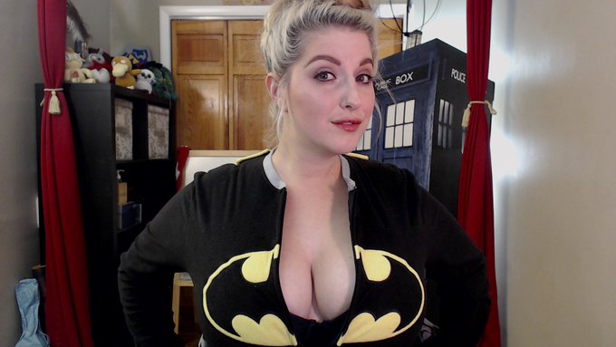Wearing random Batman gear for a fun Monday night on MFC!  https://t.co/mp8SXniXfZ https://t.co/eayJ