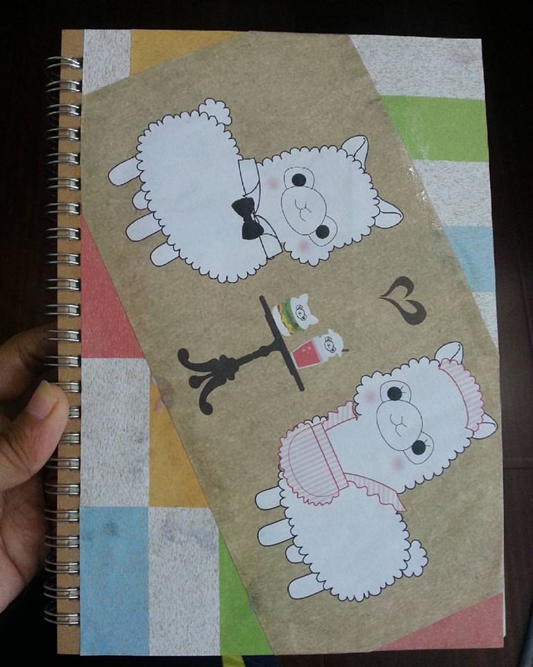 furelnael's tweet photo. Decorated new bought sketchbook from #Daiso recently with #AlpacassoCafe freebie ♥
#5thproject #furelnacreativecorner #sketchbook https://t.co/j9YtXMYls7