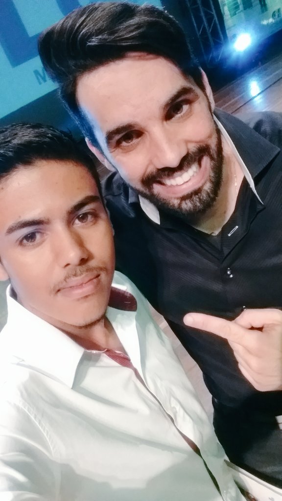 lucas_zangari's tweet photo. Palestra incrível com o @magicorenner #aformulamagicadosucesso #conread #coxinha #kisuco #raineeeer https://t.co/qJ9dO00OOq
