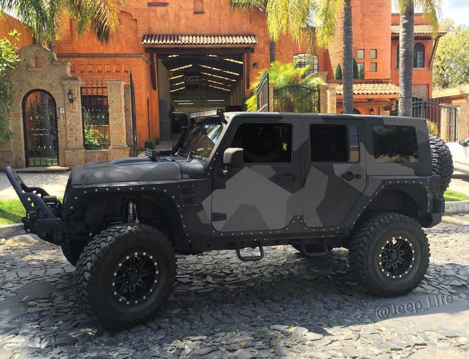 Jeep Life tweet media