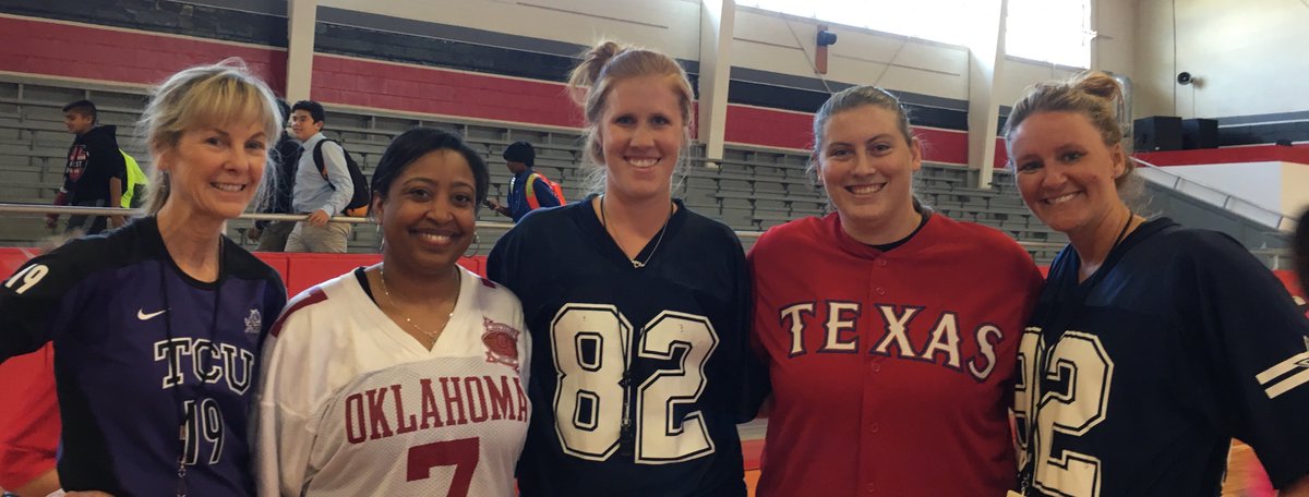 CoachHallCMSW's tweet photo. #redribbonweek #repyourteam @Grissom_RD @blab1979 @AKetoCMSW @CMSWConnects https://t.co/SV4DLtJz9x