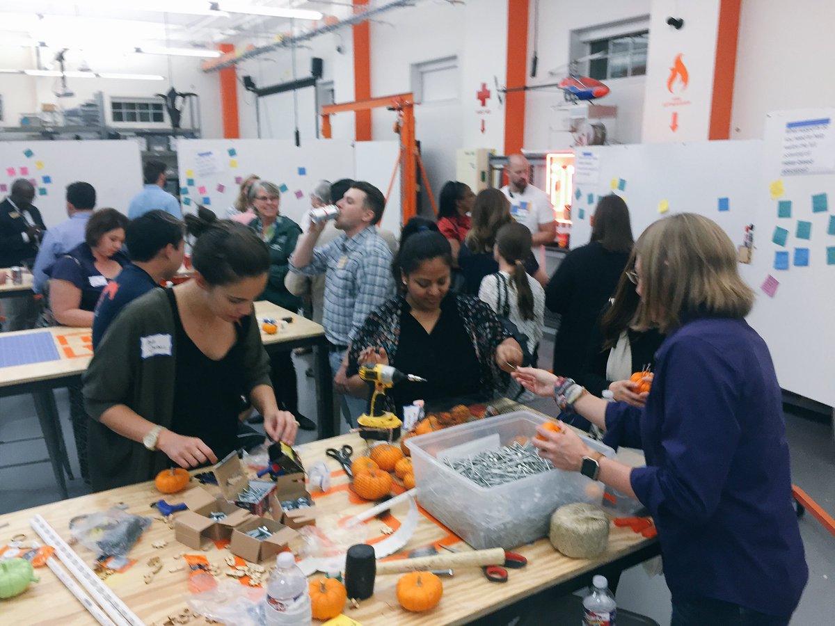 PersonalizeDISD's tweet photo. Maker meet up with @SMU @innovationgym @kkrummeck #makerspace #dallasinnovators https://t.co/Ws31ZE86zN