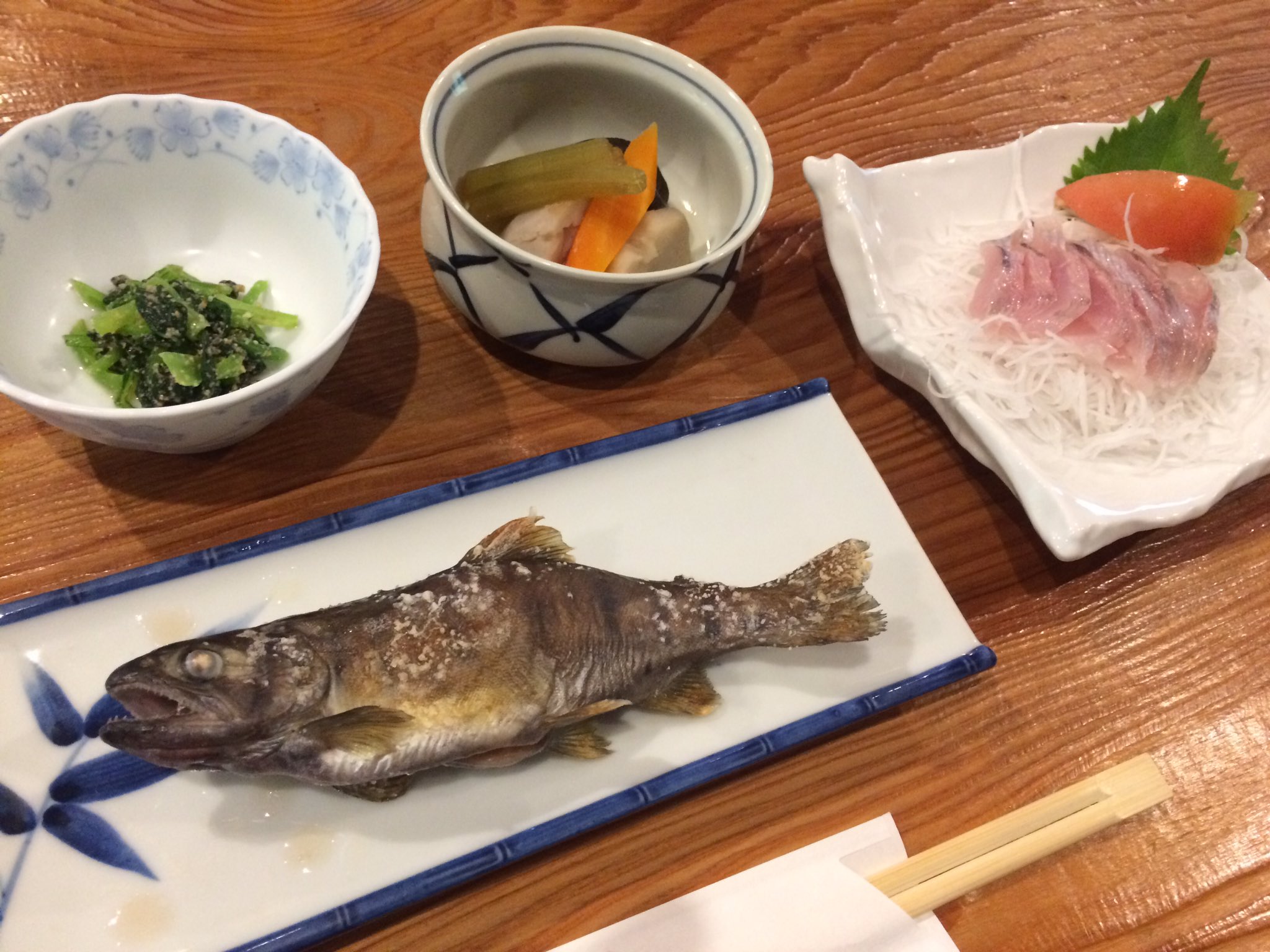 和田正人 先日出逢ったヤマメ料理屋さん 人生において食した川魚ランキングで暫定１位 美味い そして安い 最高ですやん 細かい骨は無視して飲み込む 塩焼きに天ぷらにお刺身に食し方も様々 T Co Ym4u21dluo Twitter