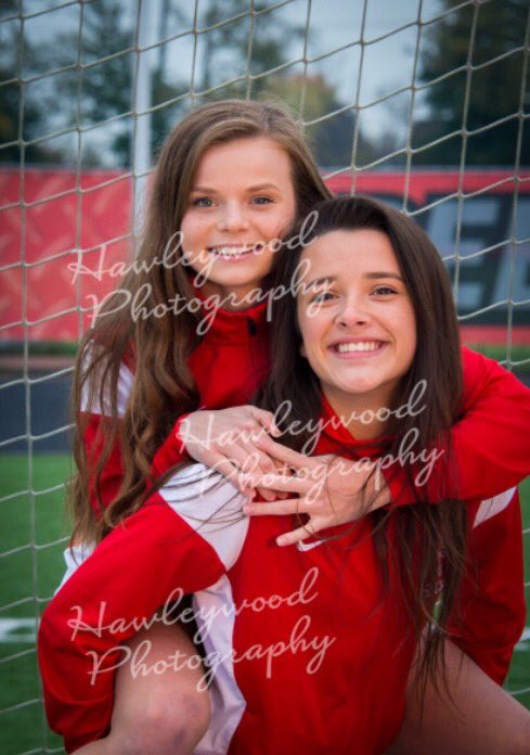Inna_Demchuk's tweet photo. come support us on senior night and our last home game tmr @ 6 vs dallas!! ⚽️💚 https://t.co/l9h2oky7RT