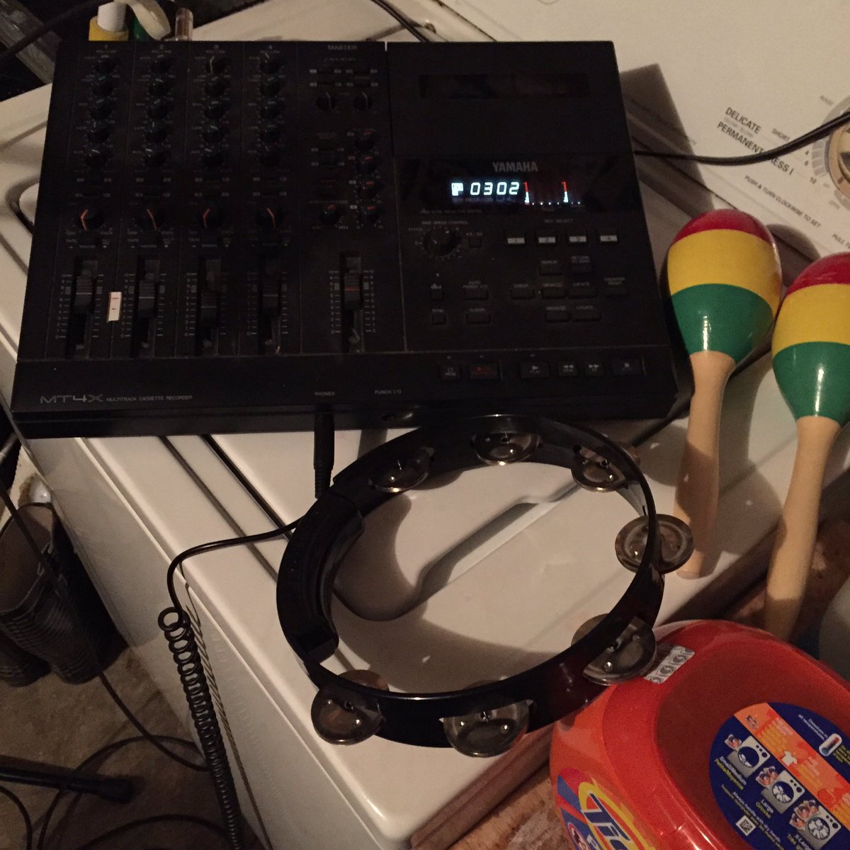 TheLeesOfMemory's tweet photo. Been a minute since I had to finish overdubs in the garage. #PercWorld #HighBiasACassetteBasedOperationTM #TheBlindingWhiteOfNothingAtAll https://t.co/fZZxtdeRoz