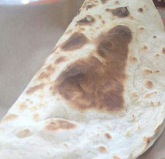 Comiendo un rico "Taco Rito" antes de regresar a <a href="/RioCinemasPN/">Río Cinemas PN</a> para revisar  limpieza de alfombras de las salas!  Muy recomendables 👍