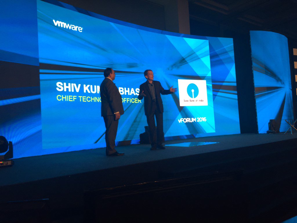 ShekarGanapathy's tweet photo. #vForumIN Shiv KUMAR Bhasin with @PGelsinger discussing on SBI plans to create the largest public cloud with VMWare https://t.co/RizatLz5Ok