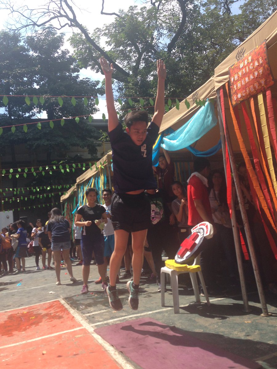 ustPTSOC's tweet image. Lorenzo Isip dominating JR Mariano, 3PTs. #FireFactor #PTSOC #Sinagtala2016 🔥