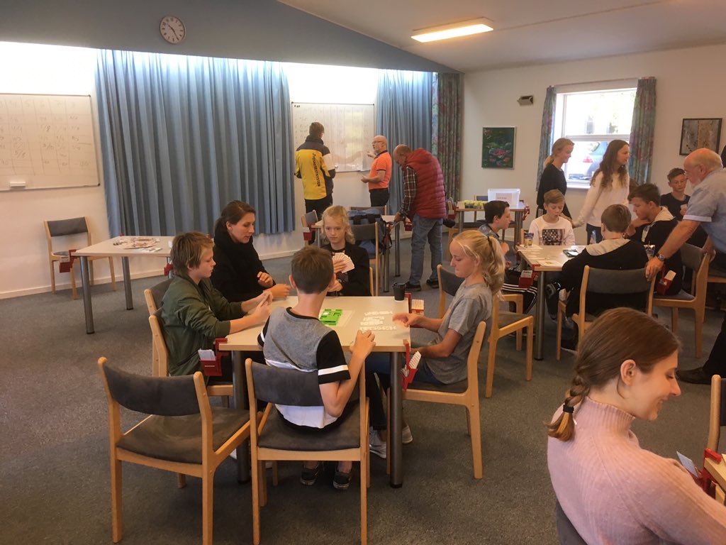 Dansk Skolebridge tweet media